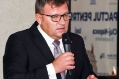 052