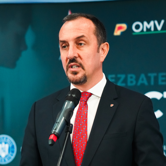 Ionuț Ciubotaru Vicepreședinte pentru dezvoltarea afacerilor OMV Petrom-despre reducerea abandonului școlar