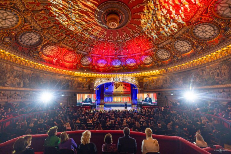 Gala CONAF Women In Economy marchează o victorie pentru antreprenoare: angajamentul premierului pentru reprezentarea de gen în proporție de 50%