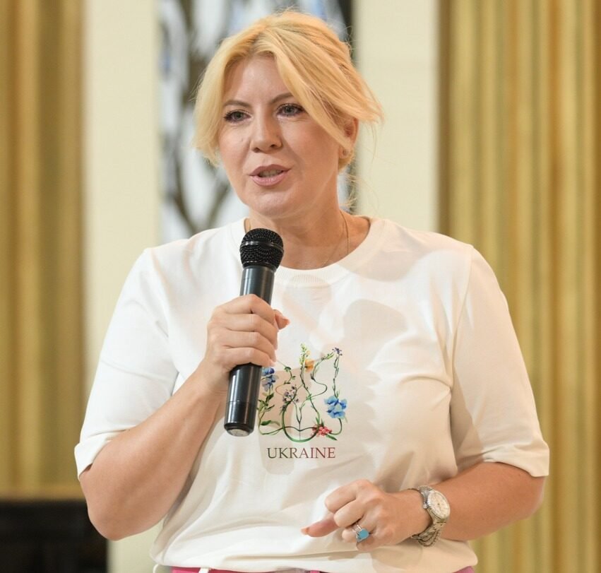 Cristina Chiriac-Empowering Hope